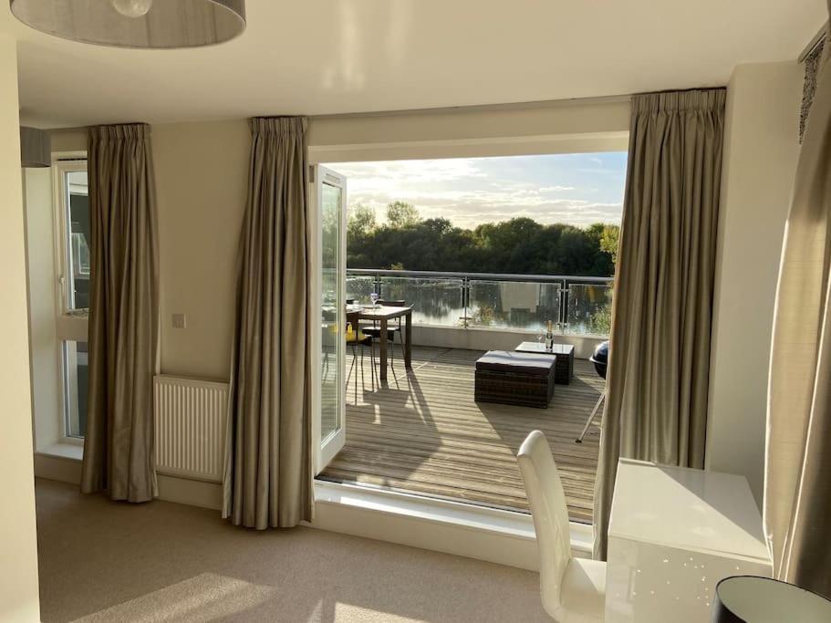 Reed Warbler - Hm111 - Lower Mill Estate Penthouse Apartment With Spa Access Somerford Keynes Eksteriør billede
