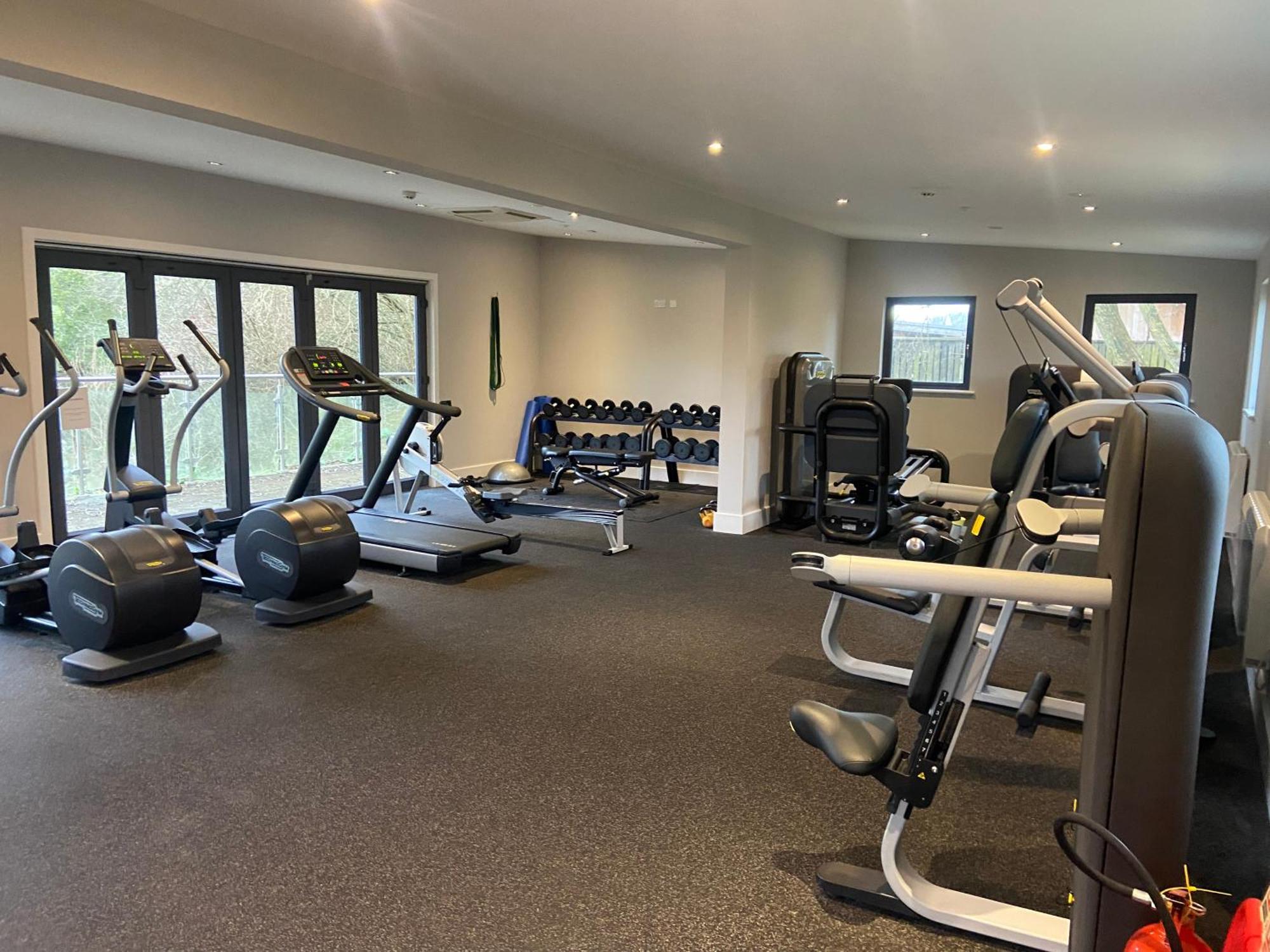 Reed Warbler - Hm111 - Lower Mill Estate Penthouse Apartment With Spa Access Somerford Keynes Eksteriør billede