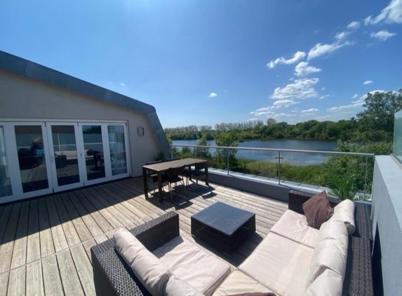 Reed Warbler - Hm111 - Lower Mill Estate Penthouse Apartment With Spa Access Somerford Keynes Eksteriør billede